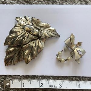 Two Vintage Gold/Silver Tone Pin Brooches Leaves & Bow